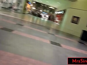 Slutwife Public Mall Flashing and Fisting