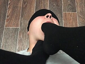 Femdome slave kiss feet in black kneesocks