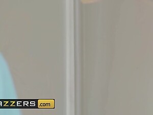 Brazzers - Big tit phat ass milf Ava Addams cheats